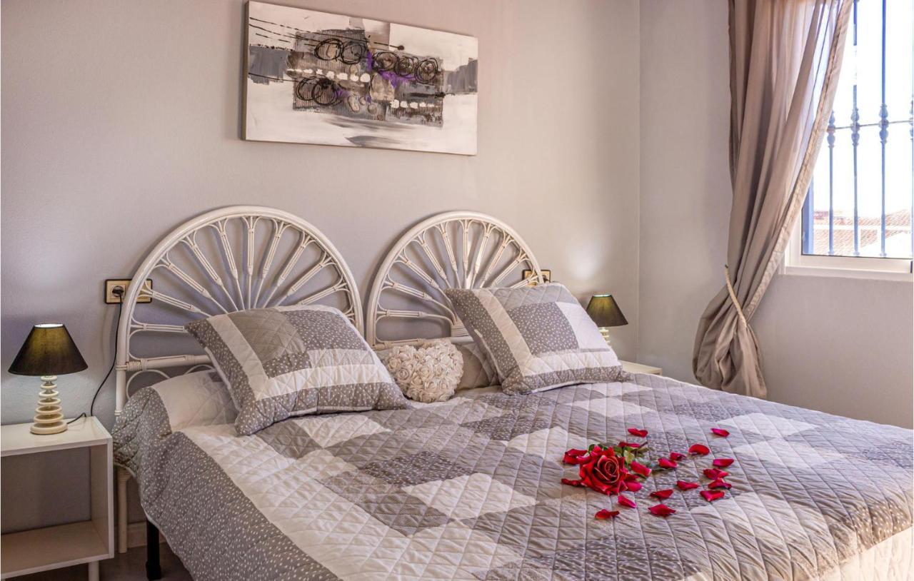 Stunning Apartment In Torrevieja Ngoại thất bức ảnh